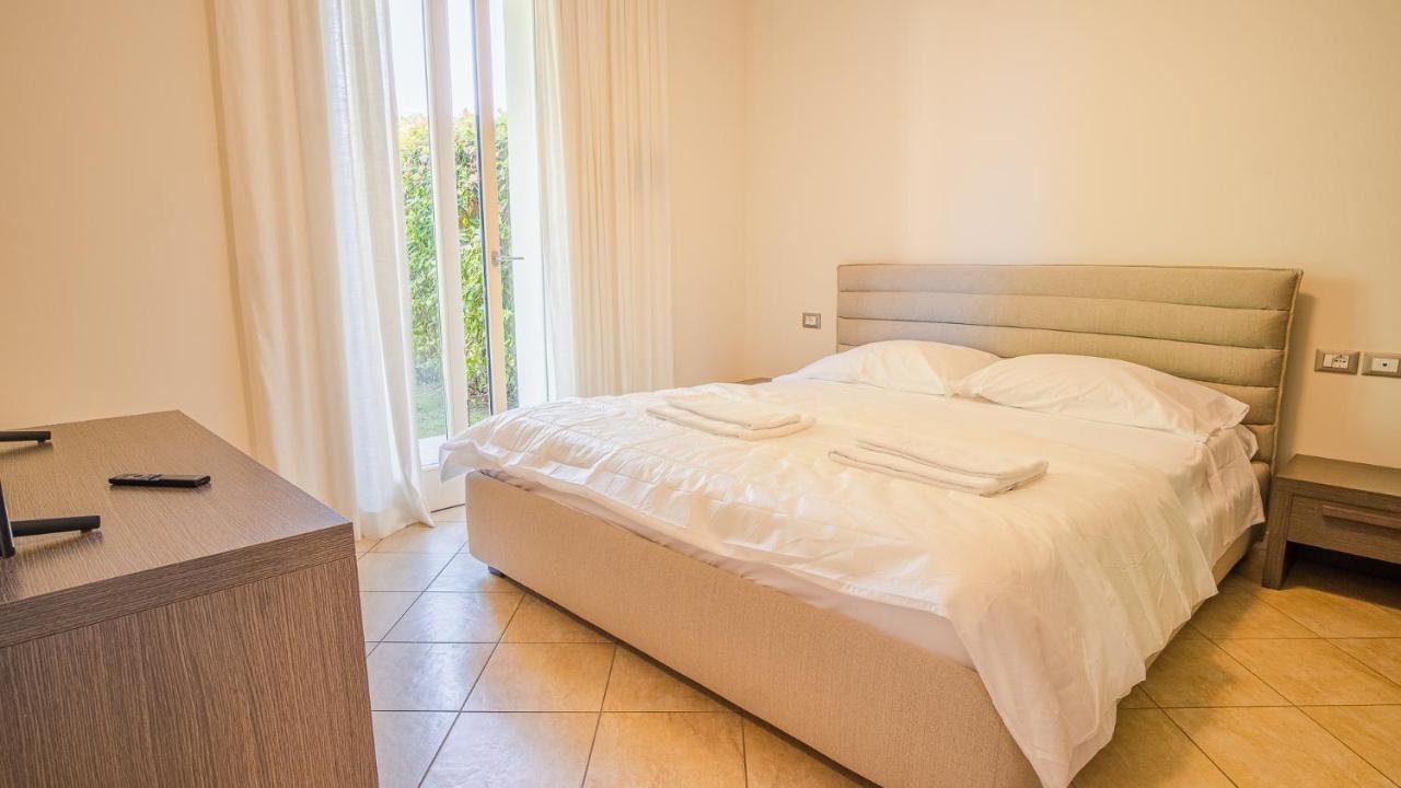 Endless Summer Sirmione - Italian Homing Exterior foto
